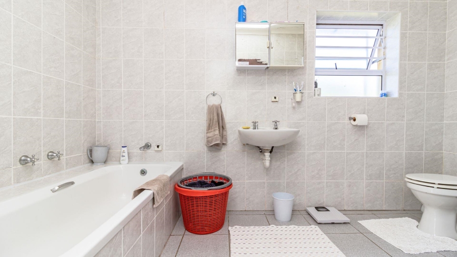 3 Bedroom Property for Sale in Franskraal Western Cape